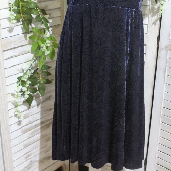 Torrid Blue Velvet Burnout Dress (1319) - Picture 4 of 11